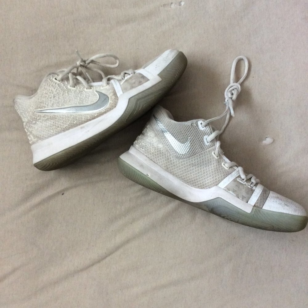 Nike Kyrie Irving Basketball Shoes